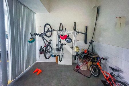 Casa à venda com 500m², 4 quartos e 3 vagas Casa à venda com 500m², 4 quartos e 3 vagasBicicletário