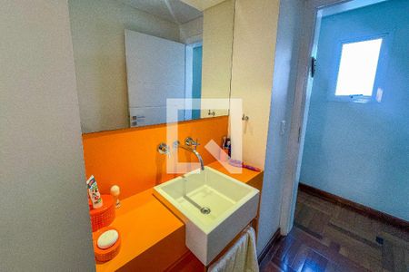 Casa à venda com 500m², 4 quartos e 3 vagas Casa à venda com 500m², 4 quartos e 3 vagasBanheiro da Suíte 2