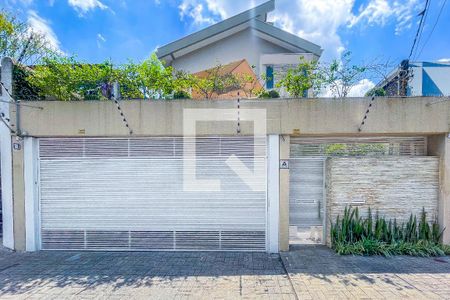 Casa à venda com 500m², 4 quartos e 3 vagas Casa à venda com 500m², 4 quartos e 3 vagasFachada