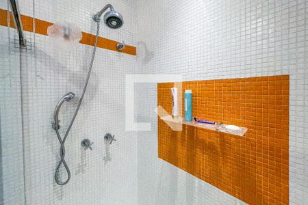 Casa à venda com 500m², 4 quartos e 3 vagas Casa à venda com 500m², 4 quartos e 3 vagasBanheiro da Suíte 2