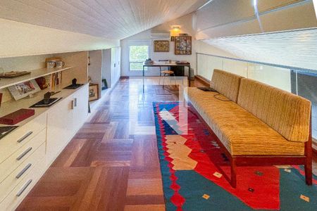 Casa à venda com 500m², 4 quartos e 3 vagas Casa à venda com 500m², 4 quartos e 3 vagasSuíte master