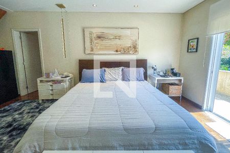 Casa à venda com 500m², 4 quartos e 3 vagas Casa à venda com 500m², 4 quartos e 3 vagasSuíte master