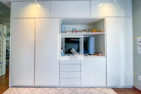 Casa à venda com 500m², 4 quartos e 3 vagas Casa à venda com 500m², 4 quartos e 3 vagasSuíte 1