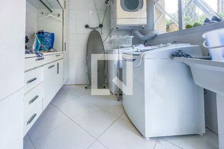 Casa à venda com 500m², 4 quartos e 3 vagas Casa à venda com 500m², 4 quartos e 3 vagasLavanderia