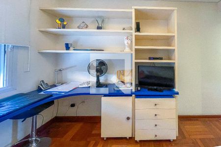 Casa à venda com 500m², 4 quartos e 3 vagas Casa à venda com 500m², 4 quartos e 3 vagasSuíte 3