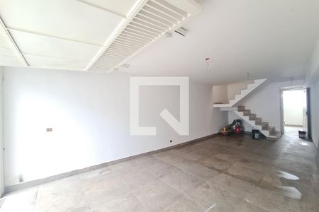 Casa à venda com 220m², 3 quartos e 4 vagas Casa à venda com 220m², 3 quartos e 4 vagasÁrea comum