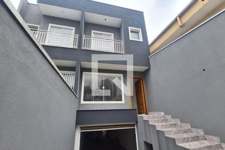 Casa à venda com 220m², 3 quartos e 4 vagas Casa à venda com 220m², 3 quartos e 4 vagasFachada