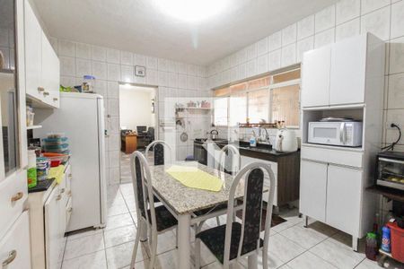 Casa à venda com 247m², 4 quartos e 2 vagasCozinha