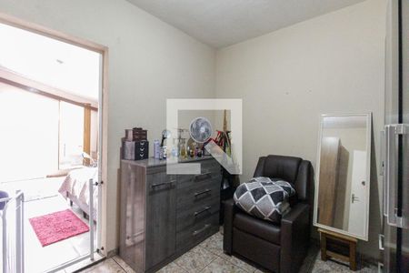 Casa à venda com 247m², 4 quartos e 2 vagasQuarto