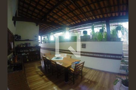 Casa à venda com 4 quartos, 271m² em Badu, Niterói