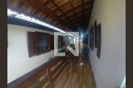 Casa à venda com 4 quartos, 271m² em Badu, Niterói