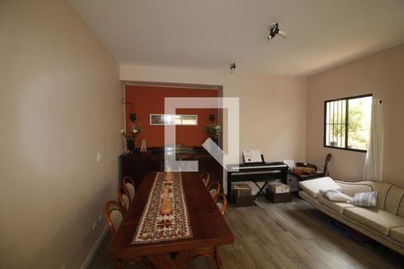 Sala de TV de casa para alugar com 10 quartos, 321m² em Tatuapé, São Paulo