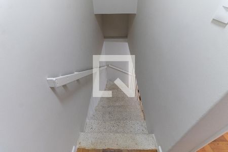 Casa à venda com 145m², 3 quartos e 2 vagasEscada