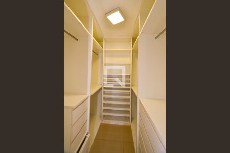 Apartamento à venda com 240m², 5 quartos e 2 vagasSuíte/ closet