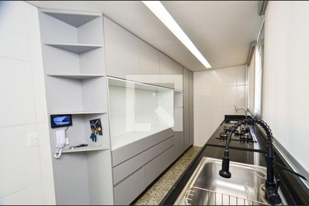 Apartamento à venda com 240m², 5 quartos e 2 vagasCozinha