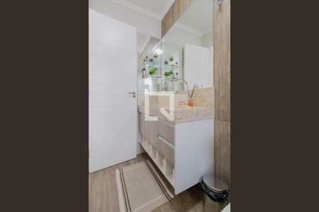 Casa de condomínio à venda com 150m², 3 quartos e 4 vagas Casa de condomínio à venda com 150m², 3 quartos e 4 vagasBanheiro Suíte 2