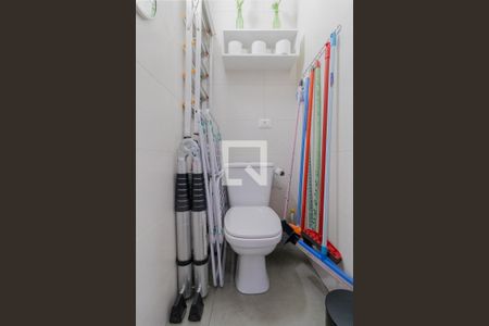 Casa de condomínio à venda com 150m², 3 quartos e 4 vagas Casa de condomínio à venda com 150m², 3 quartos e 4 vagasLavabo Externo