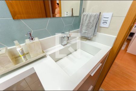 Apartamento à venda com 44m², 2 quartos e 1 vaga Apartamento à venda com 44m², 2 quartos e 1 vagaBanheiro