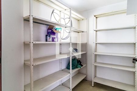 Casa à venda com 180m², 3 quartos e 2 vagasDespensa