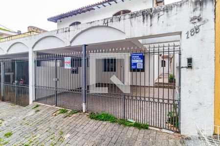 Casa à venda com 180m², 3 quartos e 2 vagasFachada