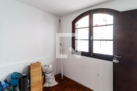 Casa à venda com 180m², 3 quartos e 2 vagasQuarto de serviço