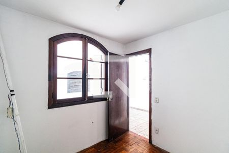 Casa à venda com 180m², 3 quartos e 2 vagasQuarto de serviço