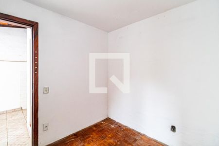 Casa à venda com 180m², 3 quartos e 2 vagasQuarto de serviço