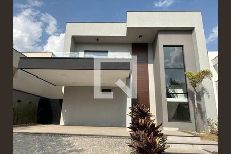 Casa de condomínio à venda com 290m², 3 quartos e 4 vagasFoto 01