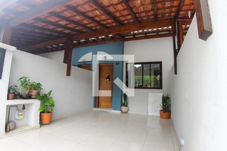 Casa de condomínio à venda com 110m², 2 quartos e 1 vagaÁrea externa 