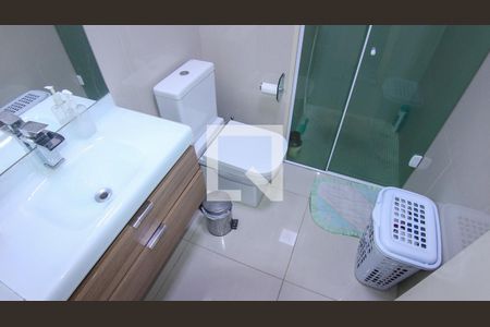 Casa de condomínio à venda com 110m², 2 quartos e 1 vagaBanheiro