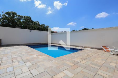 Apartamento à venda com 62m², 2 quartos e 2 vagas Apartamento à venda com 62m², 2 quartos e 2 vagasÁrea comum - Piscina