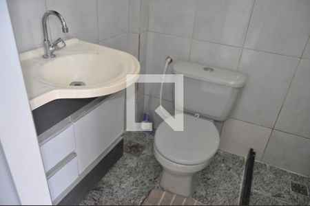 Casa de condomínio à venda com 180m², 4 quartos e 1 vagaBanheiro Quarto 2