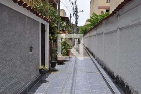 Casa de condomínio à venda com 180m², 4 quartos e 1 vagaFachada