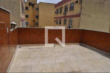 Casa de condomínio à venda com 180m², 4 quartos e 1 vagaTerraço