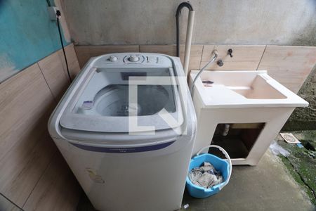 Area externa de casa à venda com 2 quartos, 80m² em Harmonia, Canoas