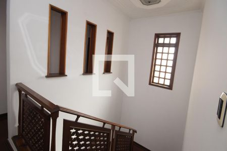 Casa à venda com 140m², 3 quartos e 2 vagasEscada