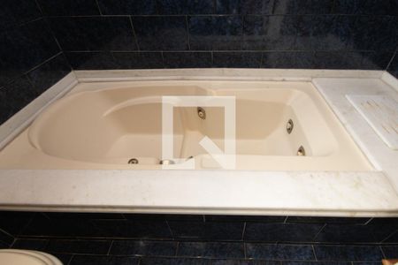 Casa à venda com 140m², 3 quartos e 2 vagasBanheiro da Suíte