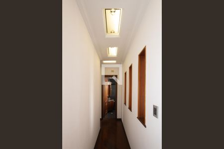 Casa à venda com 140m², 3 quartos e 2 vagasCorredor