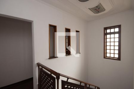 Casa à venda com 140m², 3 quartos e 2 vagasEscada