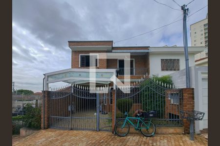Casa à venda com 140m², 3 quartos e 2 vagasFachada