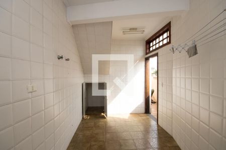 Casa à venda com 140m², 3 quartos e 2 vagasÁrea de Serviço