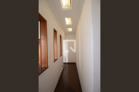 Casa à venda com 140m², 3 quartos e 2 vagasCorredor