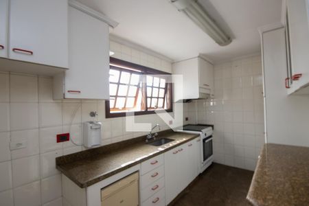 Casa à venda com 140m², 3 quartos e 2 vagasCozinha 