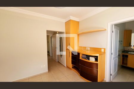 Casa de condomínio à venda com 410m², 4 quartos e 6 vagas Casa de condomínio à venda com 410m², 4 quartos e 6 vagasQuarto 3 - Suíte