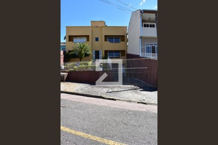 Apartamento para alugar com 100m², 2 quartos e 1 vagaFachada do condomínio