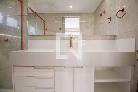 Apartamento à venda com 160m², 3 quartos e 3 vagasBanheiro da Suíte 1