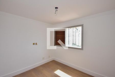 Apartamento à venda com 176m², 4 quartos e 3 vagasQuarto 1