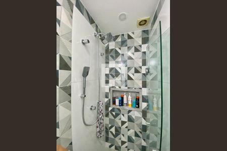 Apartamento à venda com 200m², 5 quartos e 2 vagas Apartamento à venda com 200m², 5 quartos e 2 vagasBanheiro 1