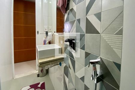 Apartamento à venda com 200m², 5 quartos e 2 vagas Apartamento à venda com 200m², 5 quartos e 2 vagasBanheiro 1