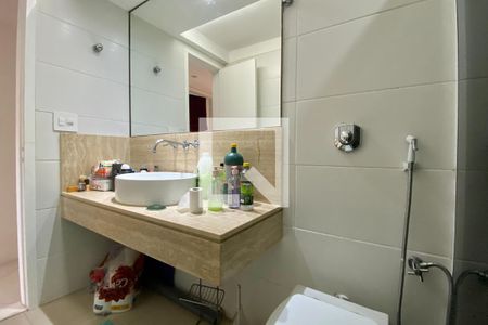 Apartamento à venda com 200m², 5 quartos e 2 vagas Apartamento à venda com 200m², 5 quartos e 2 vagasBanheiro 2